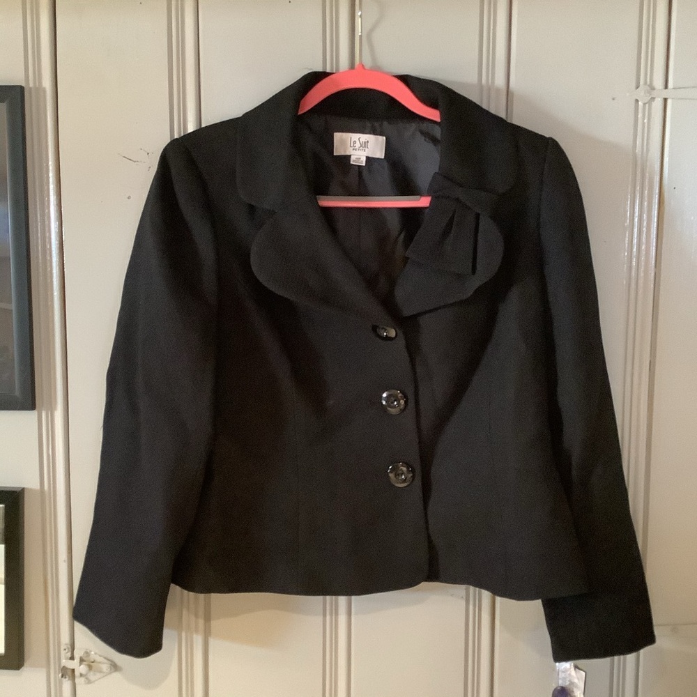 NWT tag women’s petit suit jacket